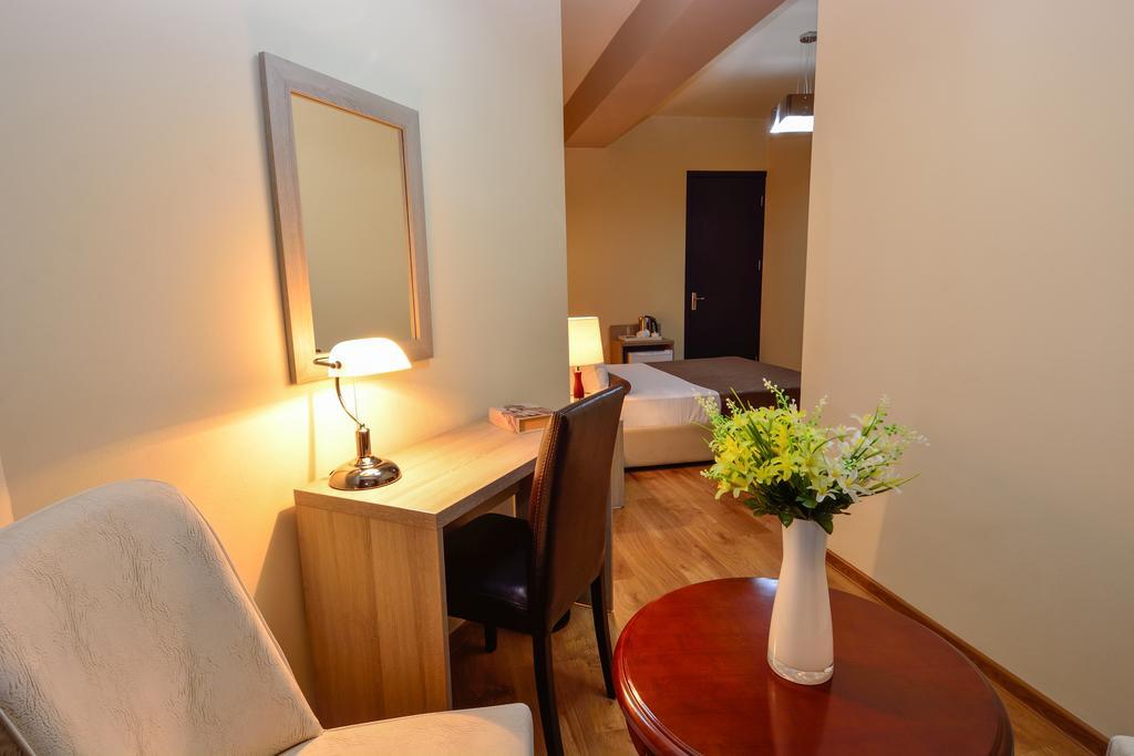 Hotel Diamond Tbilisi Rum bild