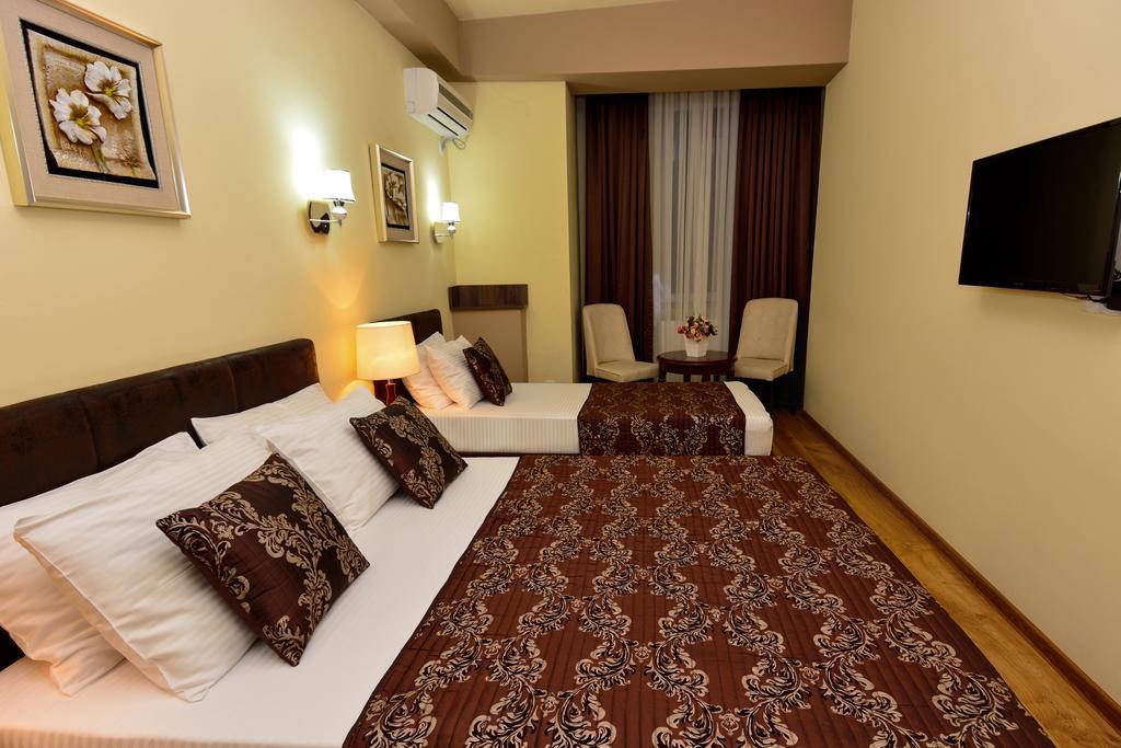 Hotel Diamond Tbilisi Rum bild